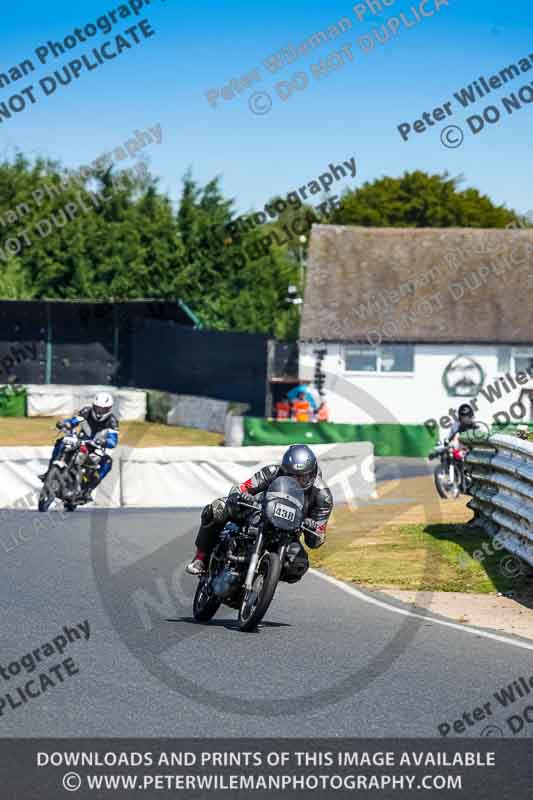 Vintage motorcycle club;eventdigitalimages;mallory park;mallory park trackday photographs;no limits trackdays;peter wileman photography;trackday digital images;trackday photos;vmcc festival 1000 bikes photographs